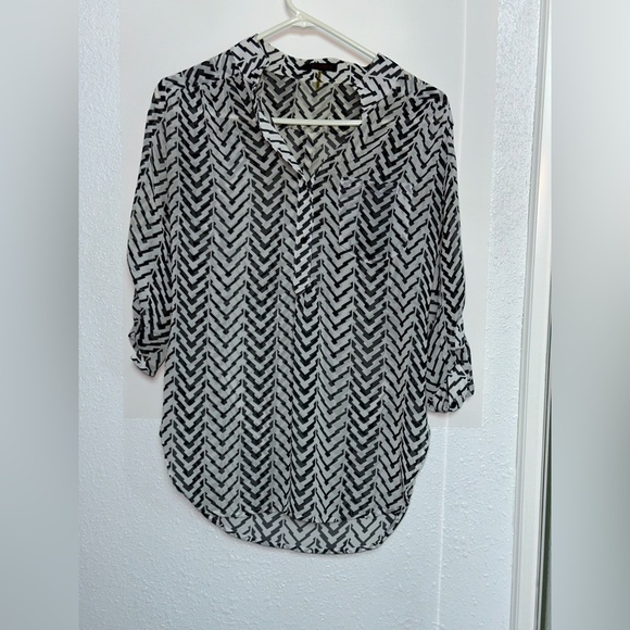 Xtaren Black White Geometric Chevron Print Long Sleeve Blouse Size S - Picture 2 of 7